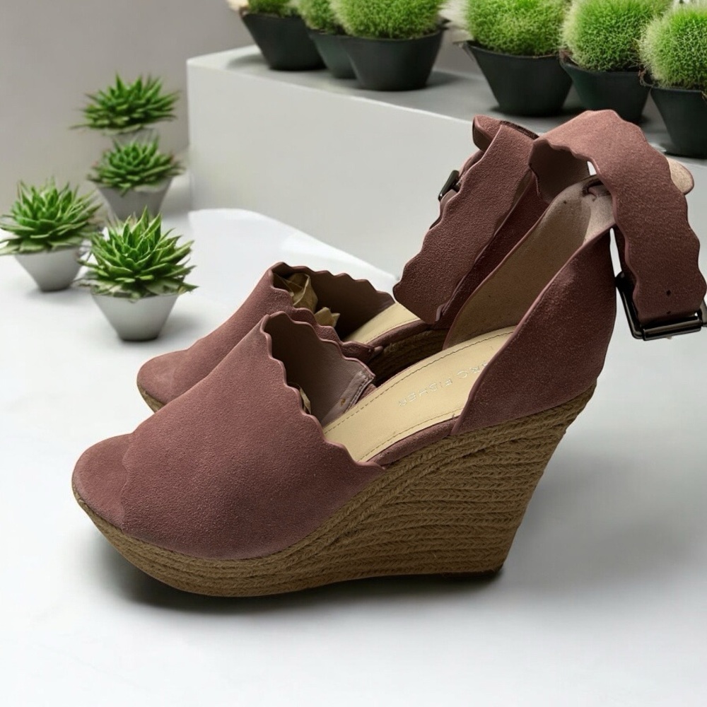 Marc Fisher Espadrille Wedges Pink 9.5M Women Scalloped Suede Platform Sandals